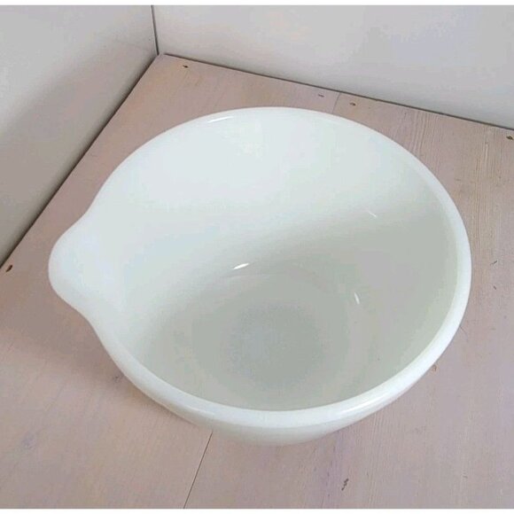 Vintage Pyrex White Milk Glass Hamilton Beach #15 Ribbed Mixing Batter Bowl - Picture 7 of 10
